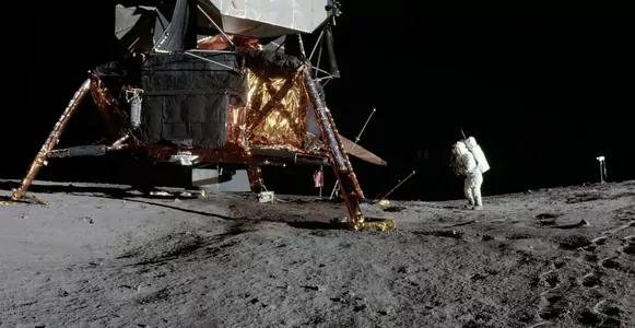 NASA намерено высадить на Луну первую женщину в течение ближайших 10 лет