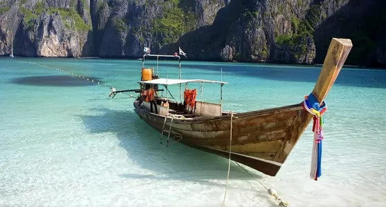 Таиланд постепенно снимает ковид-ограничения с туристических зон