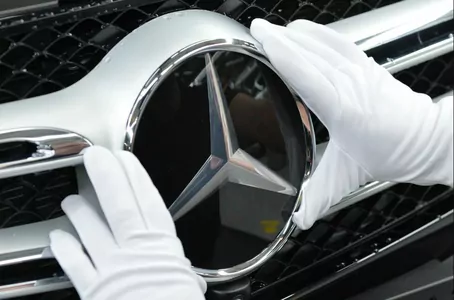 Автоконцерн Daimler разделят и переименуют в Mercedes-Benz