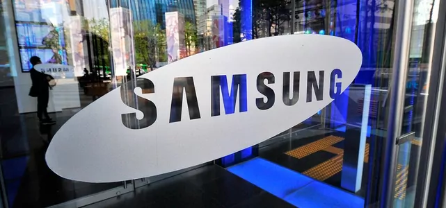 Samsung стала лидером продаж на рынке смартфонов в августе