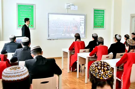 В вузах и профшколах Туркменистана появились 46 новых специальностей