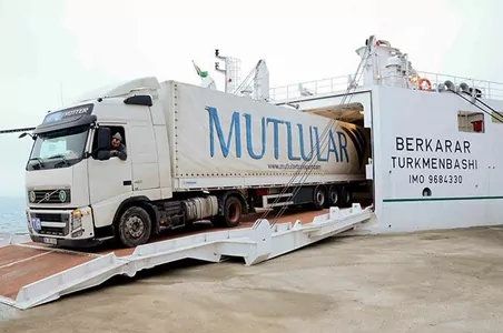 Türkmenbaşy bilen Baku uly ýük göteriji ulag serişdeleriniň gatnawyny artdyrdy