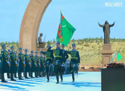 Harby gullukda tapawutlanan esgerler höweslendiriler