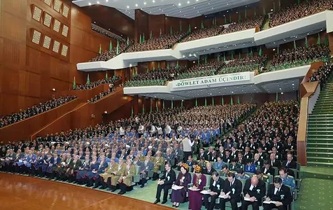 Esasy Kanunyň taslamasynda Halk Maslahatynyň we Mejlisiň ygtyýarlyklary görkezildi