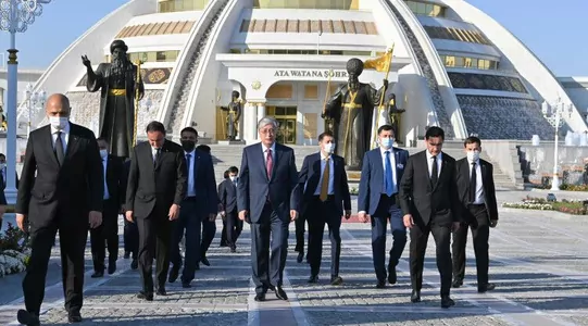 Gazagystanyň Prezidenti Tokaýewiň Türkmenistana döwlet sapary tamamlandy
