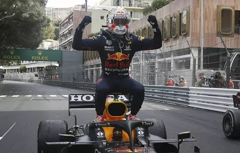 В Гран-при Монако первым финишировал Макс Ферстаппен