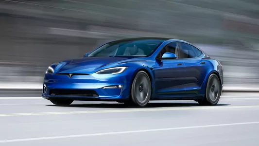 Tesla начнет производство самого быстрого в мире серийного автомобиля