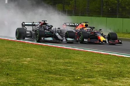 Ферстаппен вырвал победу у Mercedes в Гран-при в Италии