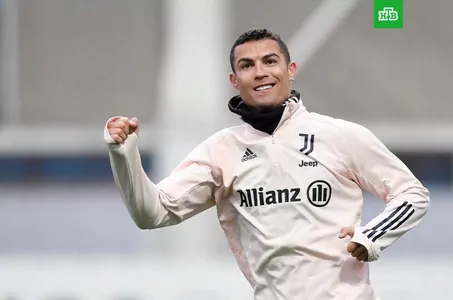 Ronaldu Instagramdaky abunaçylarynyň sany 250 milliona ýeten ilkinji adam boldy