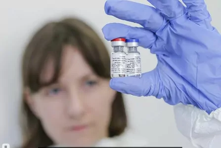 Обнародованы результаты первых двух фаз испытаний российской вакцины Спутник V
