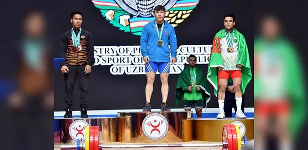 Туркменский штангист Мирзаев завоевал «малую» бронзу Чемпионата мира в Ташкенте