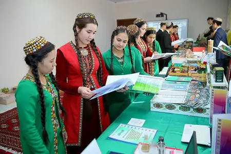 Утверждена Госпрограм­ма в области молодёжн­ой политики Туркменис­тана на 2021-2025 год­ы