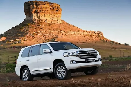 Toyota Land Cruiser возглавила рейтинг самых «живучих» авто