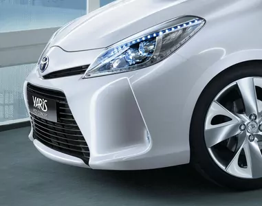 Toyota Yaris и Prius в Японии назвали самыми экономичными машинами