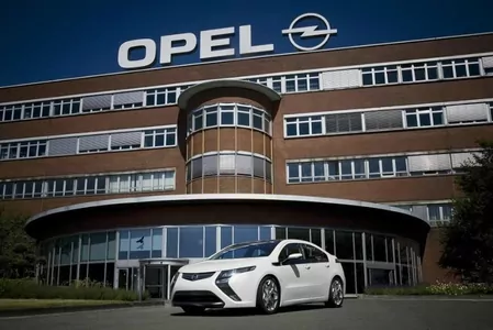 Opel, Peugeot, Citroen и ряд других марок отказались от участия в главном автосалоне Германии