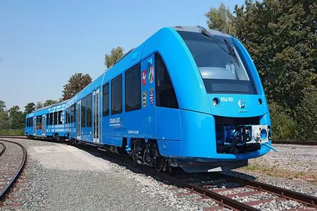 В Германии начали работать первые в мире пассажирские поезда на водородном топливе