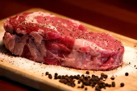В городе Харлем в Нидерландах запретят рекламировать мясо