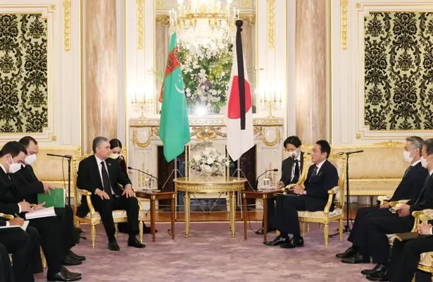 Глава Халк Маслахаты встретился в Токио с действующим премьер-министром Японии