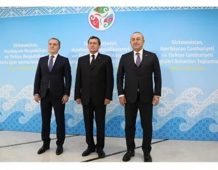 Глава МИД Туркменистана провел переговоры с коллегами из Азербайджана и Турции
