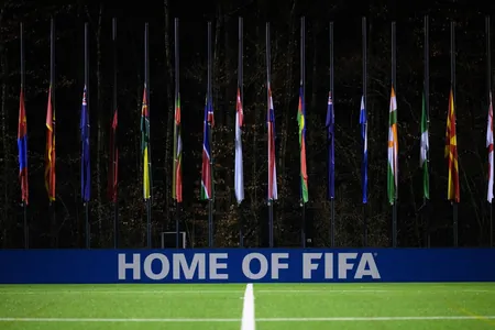 ФИФА призвала начинать все футбольные матчи с минуты молчания в память о Пеле