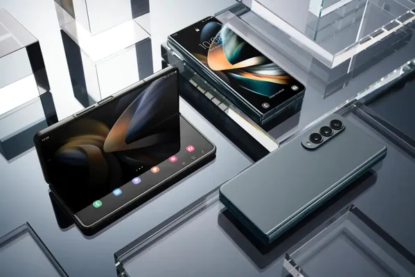 Samsung Galaxy Z Fold5 ahyrsoňy ekrandaky epinleri has bilniksiz etjek täze şarnir alýar