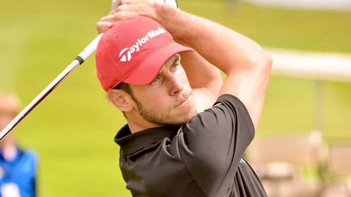 Garet Beýl professional golfçy hökmünde karýerasyna başlaýar