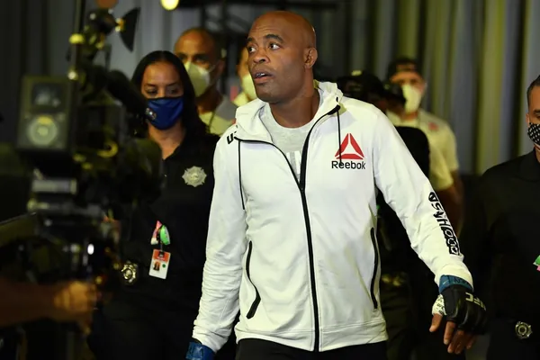 Braziliýaly Anderson Silwa UFC-niň Şöhrat zalyna giriziler