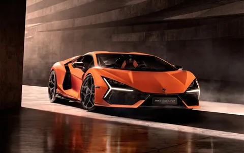 Lamborghini özüniň iň kuwwatly we tiz modelini görkezdi