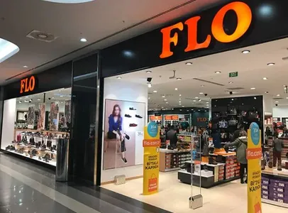 FLO aýakgap dükanynda 60% çenli arzanladyş. Aýakgaplar 199 manatdan başlaýar