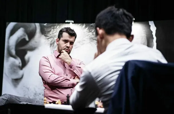 Непомнящий и Дин Лижэнь в четвертый раз подряд сыграли вничью в матче за шахматную корону