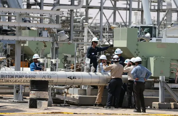 Saudi Aramco впервые за четыре месяца снизила цены на нефть для азиатских покупателей