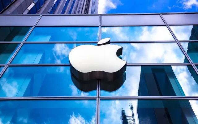 Apple-iň girdejisi II maliýe çärýeginde 3% azaldy