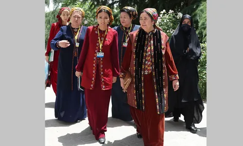 Супруга спикера Халк Маслахаты посетила Дворцовый комплекс «Saadabad» в Иране