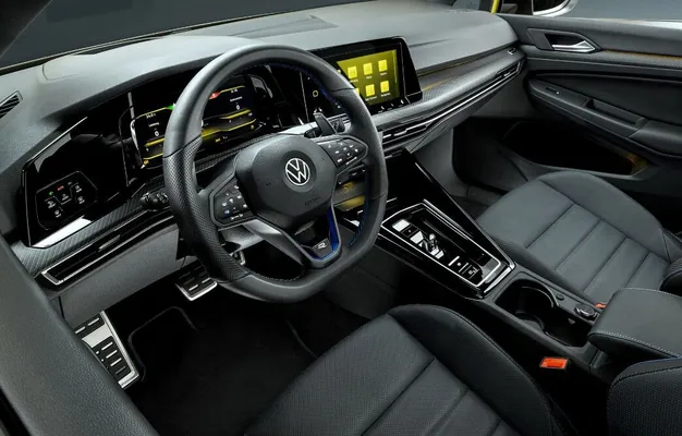 Volkswagen kompaniýasy Volkswagen Golf R 333-iň çäkli nusgasyny hödürledi