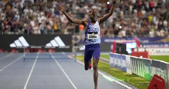 Эфиопский легкоатлет Гирма обновил рекорд в беге на 3 000 метров с препятствиями
