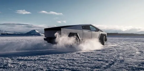 Tesla Cybertruck şu tomusda Täze Zelandiýada gyş synaglaryny geçirýär