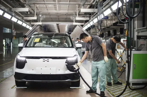 Bloomberg: Китай стал лидером по производству и продажам электромобилей