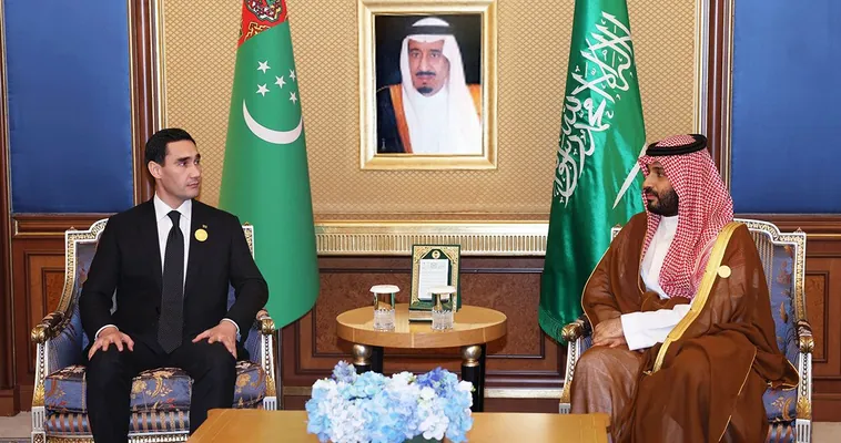 Serdar Berdimuhamedow Saud Arabystanynyň Mirasdüşer Şazadasy Mohammed bin Salman bin Abdelaziz Al Saud bilen duşuşdy