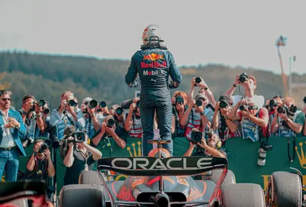 Макс Ферстаппен выиграл Гран-при Бельгии "Формулы-1"