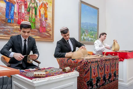 Türkmenistanda Ýaşlar baýragyna hödürlemek üçin resminamalar kabul edilip başlandy