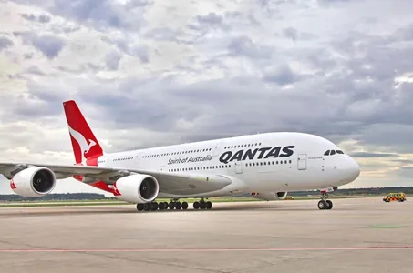 Qantas awiakompaniýasy pandemiýa döwründe wepaly galan işgärlerine 7000 dollar bonus berer