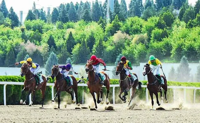 Aşgabat atçylyk sport toplumynda ýetginjek çapyksuwarlaryň gatnaşmagynda at çapyşygy geçirildi