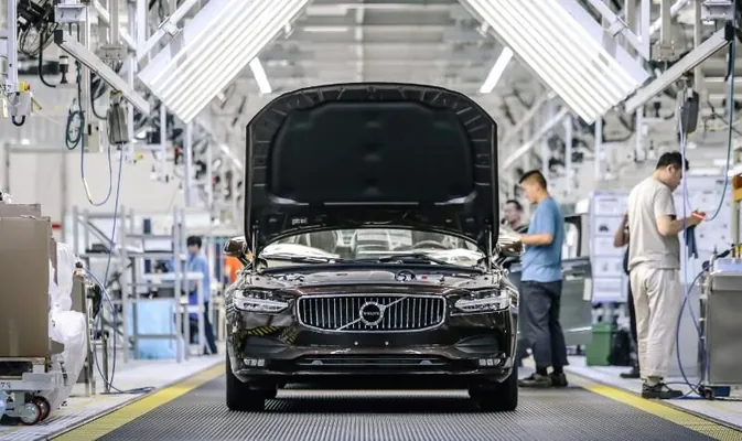 Volvo 2024-nji ýylda dizel awtoulaglaryny öndürmegini bes eder