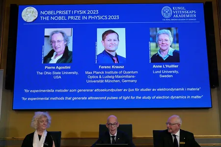 Нобелевскую премию по физике присудили за изучение электронов и создание аттосекундных лазеров