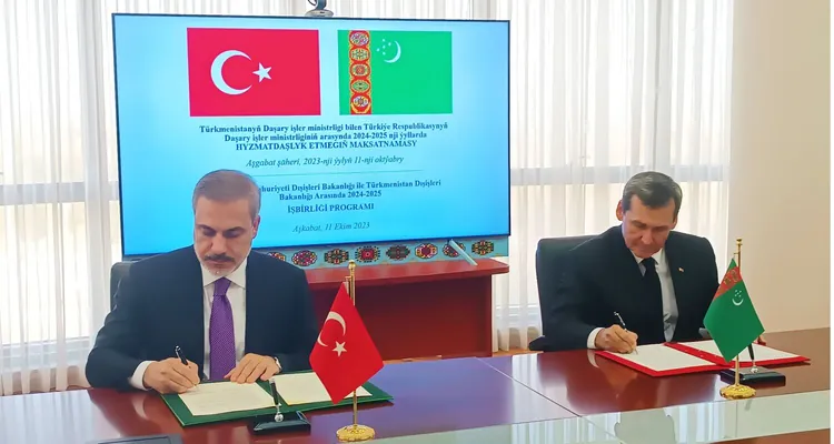 Türkmenistanyň we Türkiýäniň Daşary işler ministrlikleri hyzmatdaşlyk etmegiň Maksatnamasyna gol çekdiler