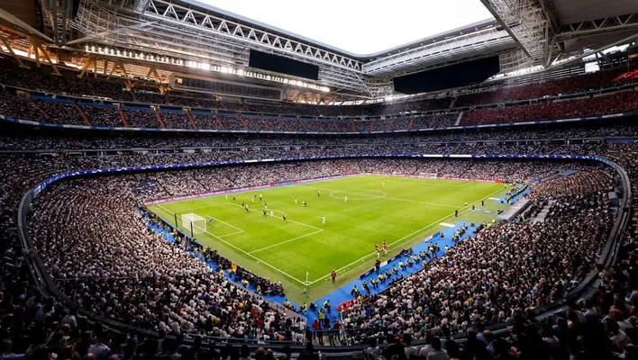 «Сантьяго Бернабеу» — лучший футбольный стадион по версии FourFourTwo