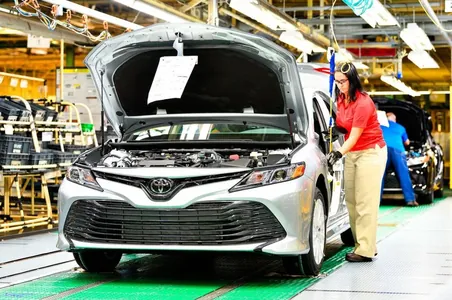 Kyodo: шесть заводов Toyota остановили сборку автомобилей из-за нехватки комплектующих