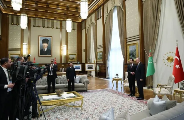 Serdar Berdimuhamedow Rejep Taýyp Ärdogany Türkmenistana resmi sapar bilen gelmäge çagyrdy