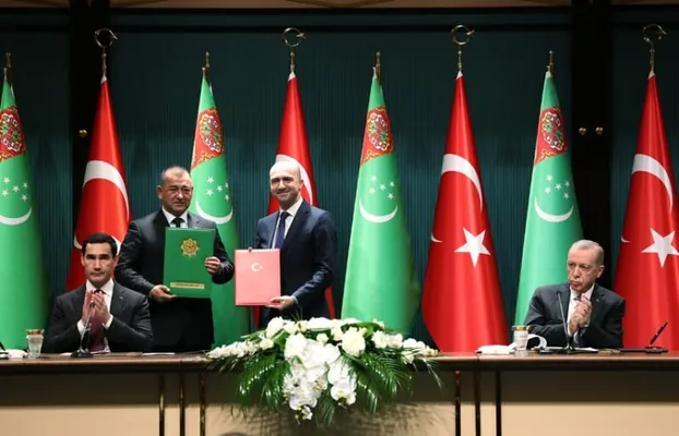 Туркменистан и Турция подписали 13 двусторонних документов о сотрудничестве
