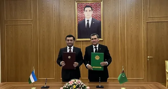 Türkmenistan we Özbegistan hyzmatdaşlygy ösdürmek boýunça bilelikdäki çäreleriň Meýilnamasyna gol çekdiler